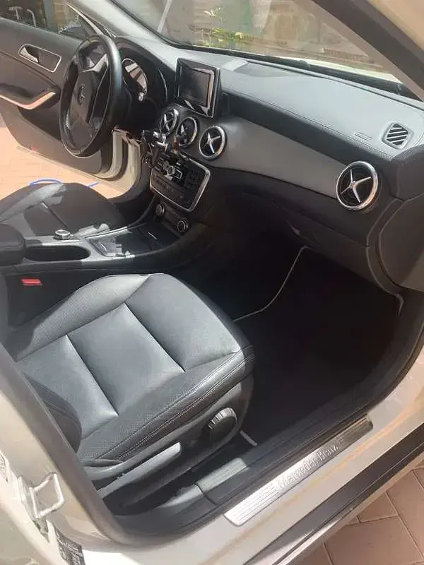 Usata Mercedes GLA180 Executive 109 CV (80 kW) 2016 Bianco SUV