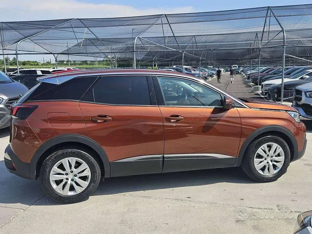 Usata Peugeot 3008 Business-Line 131 CV (96 kW) 2020 Bronzo SUV