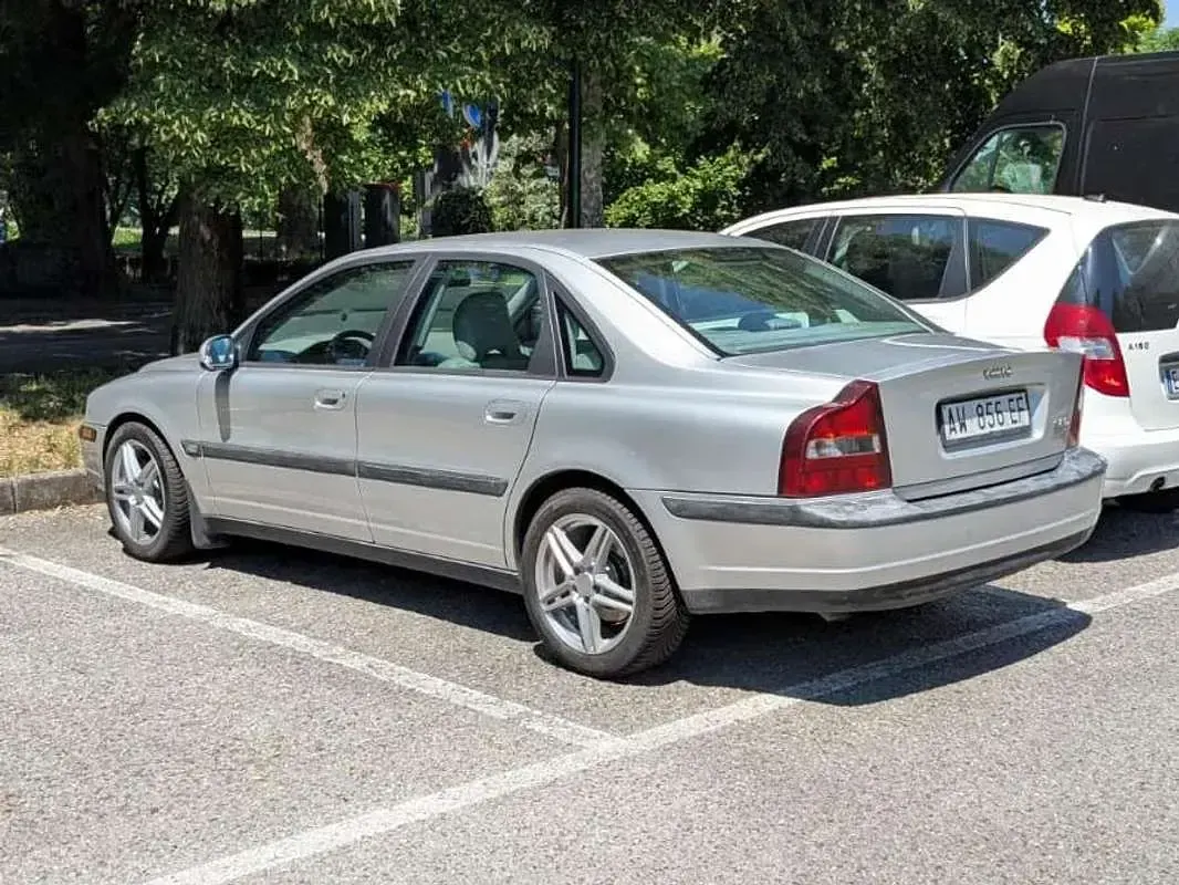 Usata Volvo S80 272 CV (200 kW) 1999 Argento Berlina