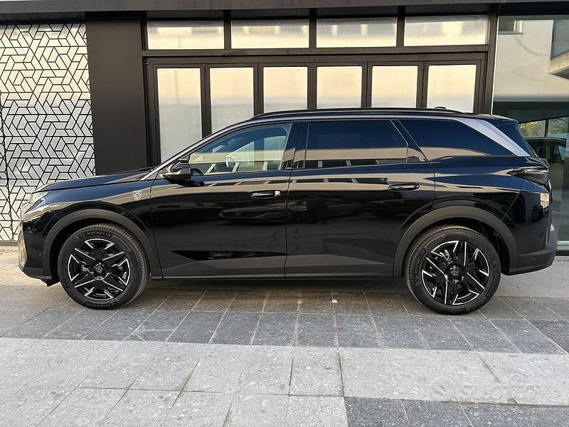 Nuova Peugeot 5008 GTi 136 CV (100 kW) 2025 Nero Monovolume