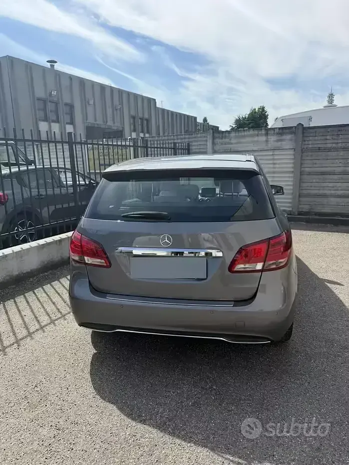 Usata Mercedes B180 122 CV (89 kW) 2015 Utilitaria