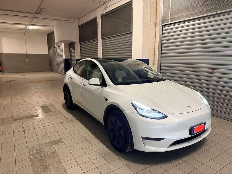 Usata Tesla Model Y 152 kW (208 CV) 2025 Bianco SUV