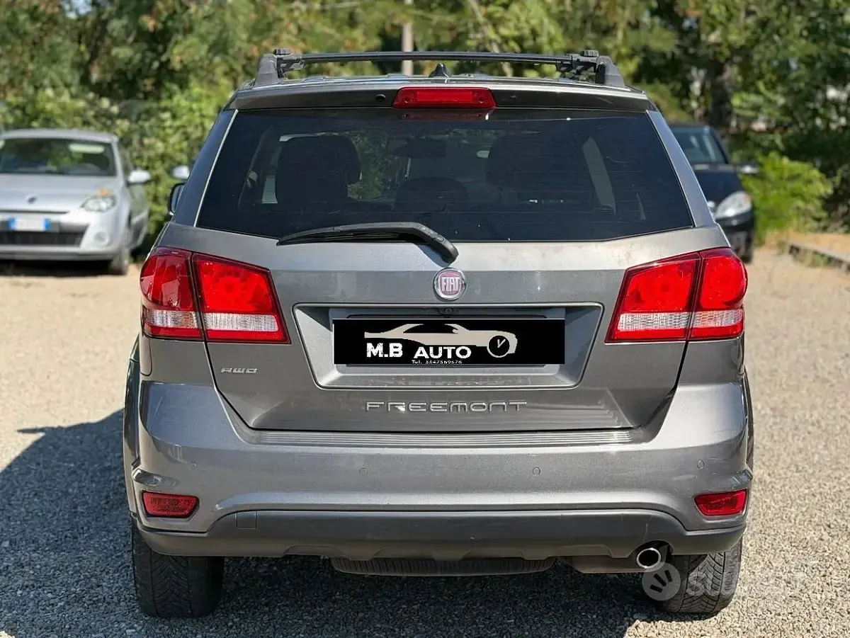 Usata Fiat Freemont 170 CV (125 kW) 2012 Grigio SUV