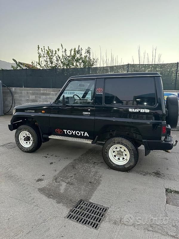 Nero Usata 1995 Toyota Land Cruiser Station wagon | 17.000 € - Immagine 1/4
