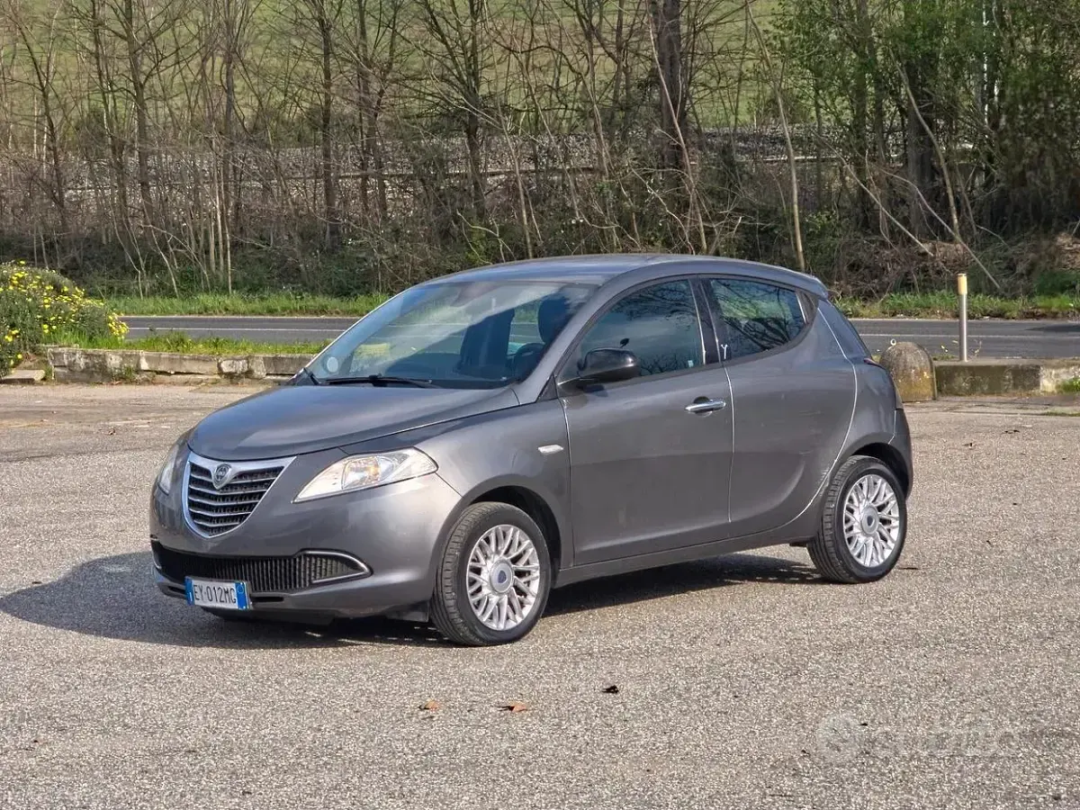 Usata Lancia Ypsilon Silver 69 CV (50 kW) 2015 Other Utilitaria