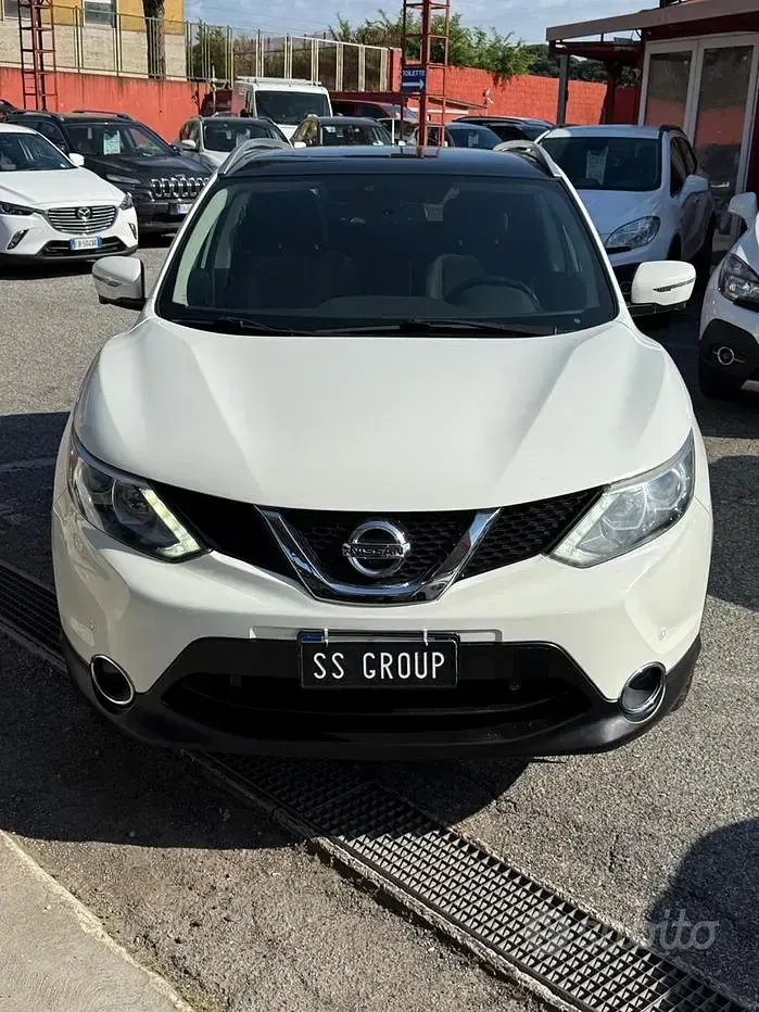 Usata Nissan Qashqai Tekna 131 CV (96 kW) 2016 Bianco SUV