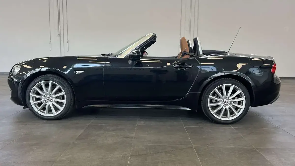 Usata Fiat 124 Spider Lusso 140 CV (102 kW) 2019 Nero Cabrio