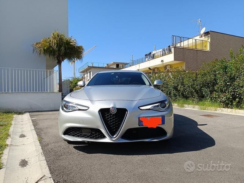 Usata Alfa Romeo Giulia Sprint 190 CV (139 kW) 2021 Argento Berlina