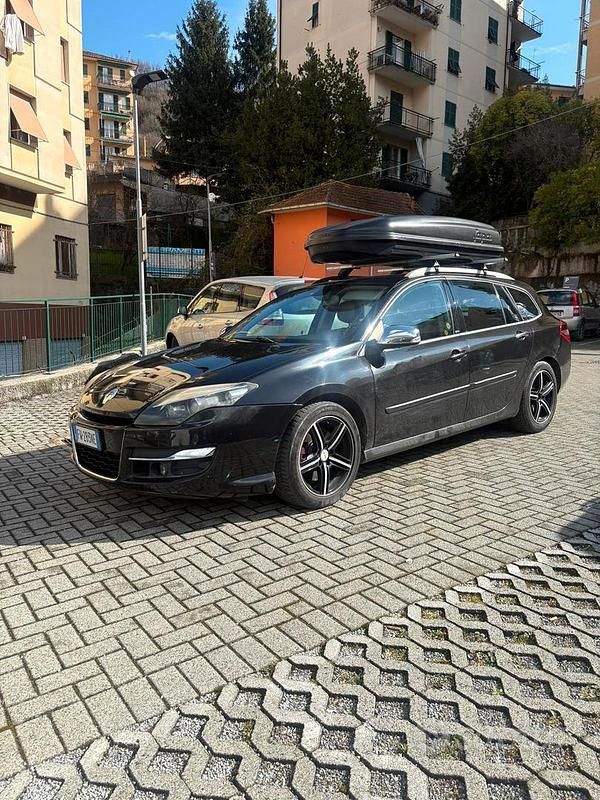 Usata Renault Laguna III 150 CV (110 kW) 2011 Nero Station wagon