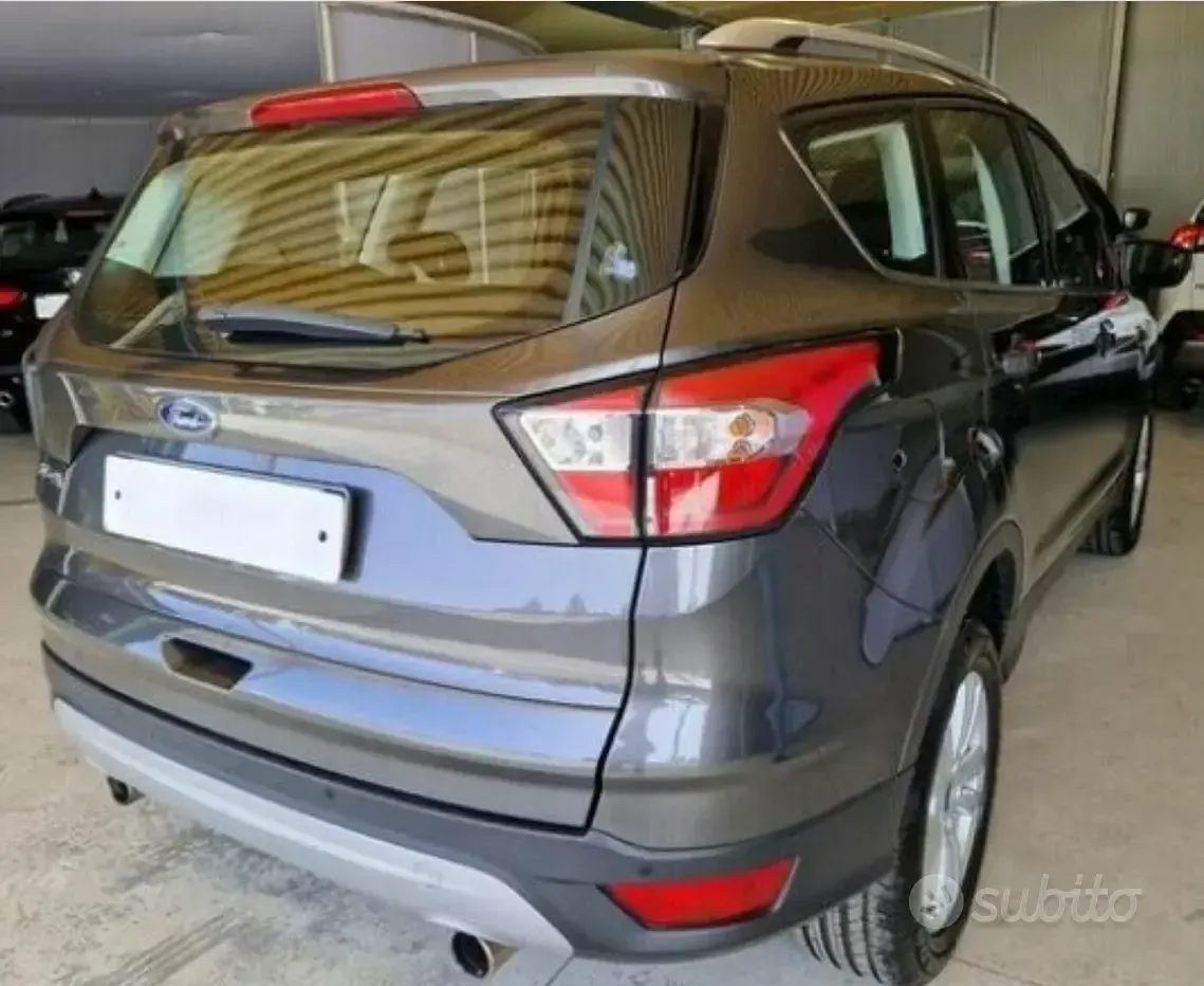 Usata Ford Kuga 120 CV (88 kW) 2019 Marrone SUV