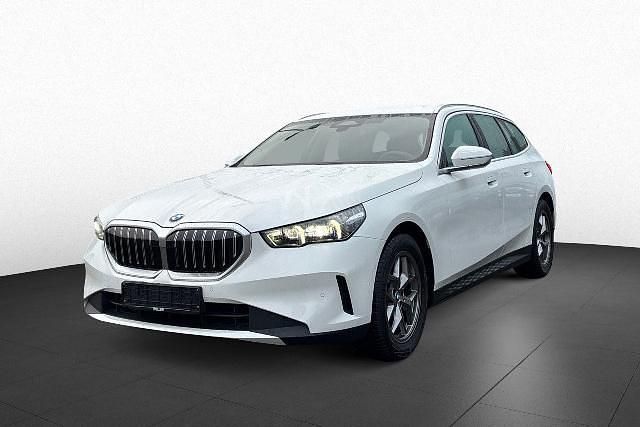 Usata BMW 520 Comfort Edition 197 CV (144 kW) 2024 Bianco alpi Station wagon