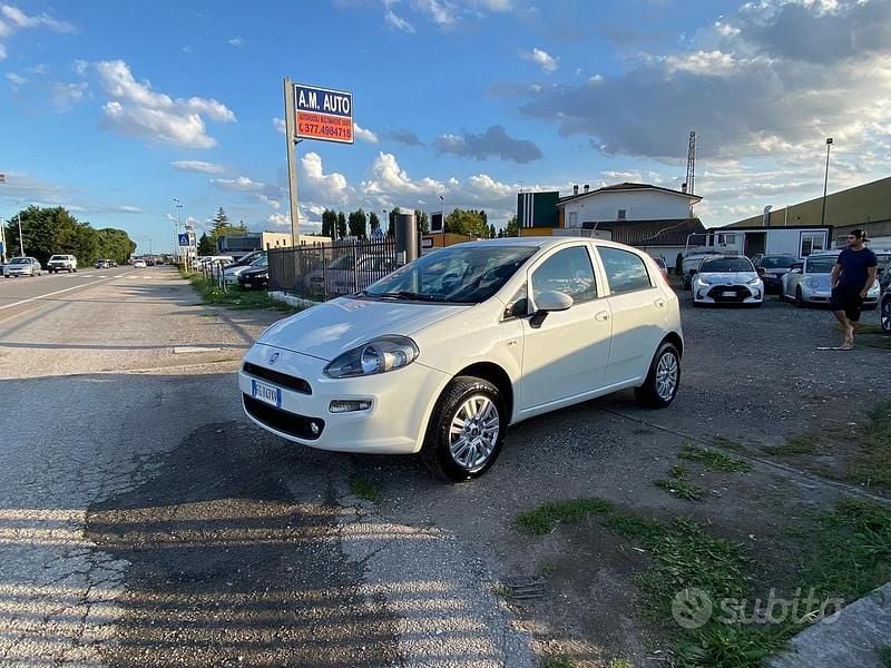 Usata Fiat Punto Street 77 CV (56 kW) 2016 Berlina