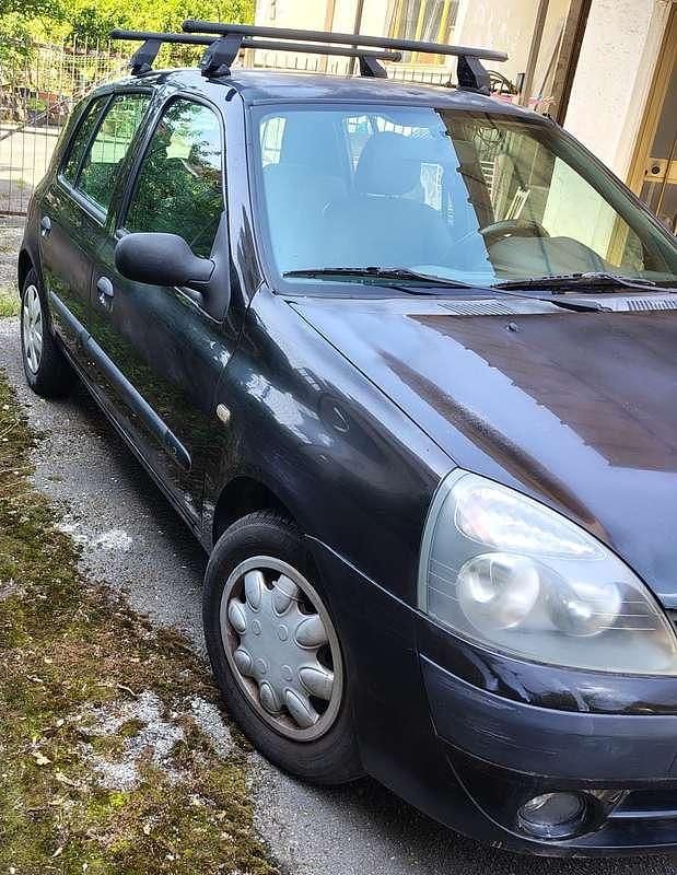 Usata Renault Clio II Authentique 58 CV (42 kW) 2004 Nero Berlina