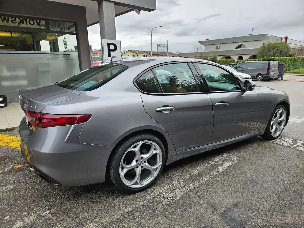 Usata Alfa Romeo Giulia Veloce 280 CV (205 kW) 2018 Grigio Berlina
