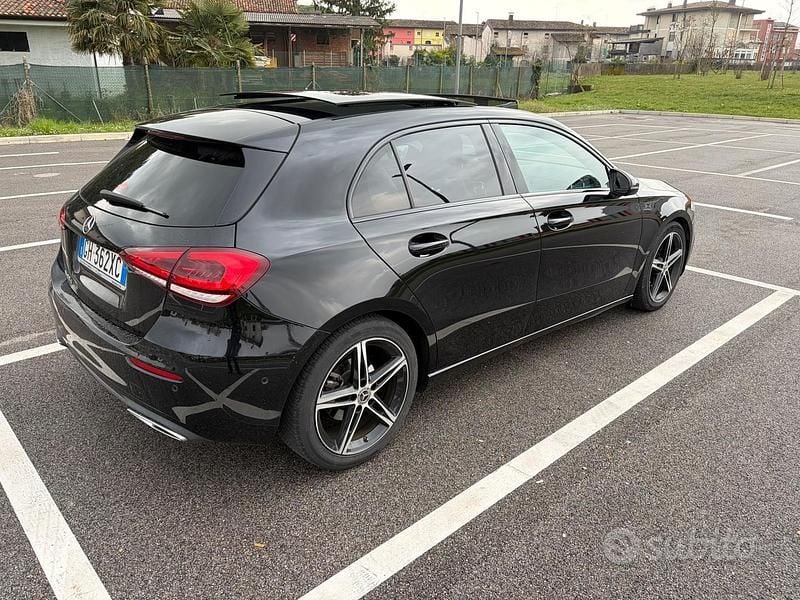 Usata Mercedes A180 116 CV (85 kW) 2022 Nero Berlina