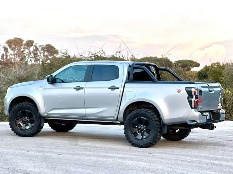 Usata Isuzu D-Max 163 CV (119 kW) 2023 Grigio Pick-up