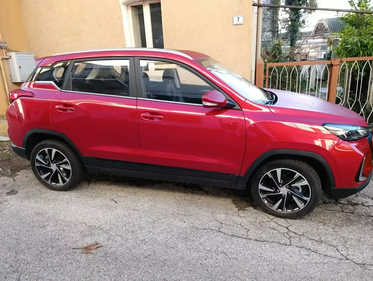 Usata EVO Evo 5 127 CV (93 kW) 2023 Rosso SUV