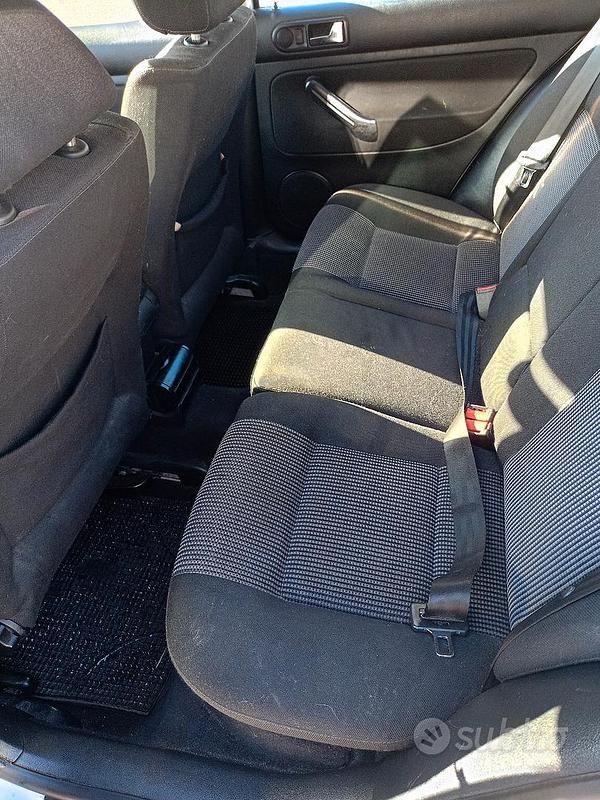 Usata VW Golf IV Highline 105 CV (77 kW) 2001 Grigio Berlina