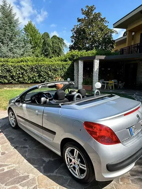 Usata Peugeot 207 CC 109 CV (80 kW) 2007 Cabrio