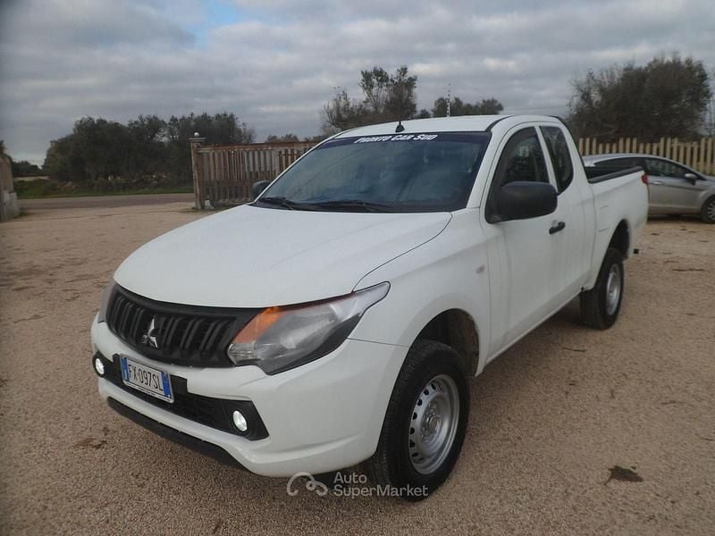 Usata Mitsubishi L200 154 CV (113 kW) 2020 Bianco Pick-up