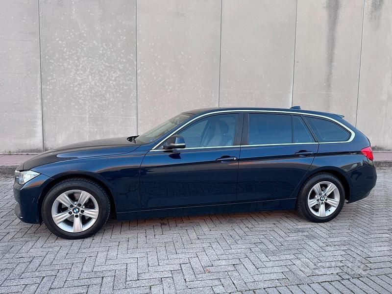 Usata BMW 320 Sport Line 184 CV (135 kW) 2013 Blu Station wagon