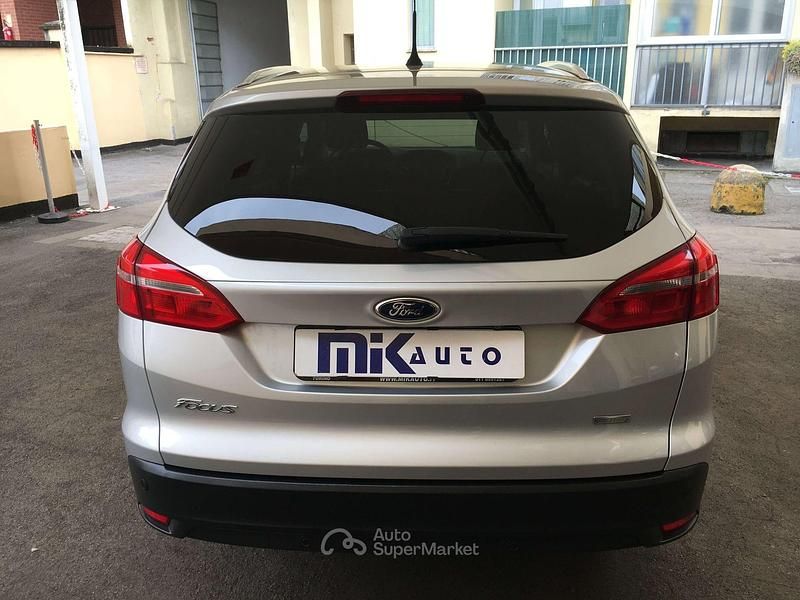 Usata Ford Focus Titanium 125 CV (91 kW) 2017 Argento Station wagon