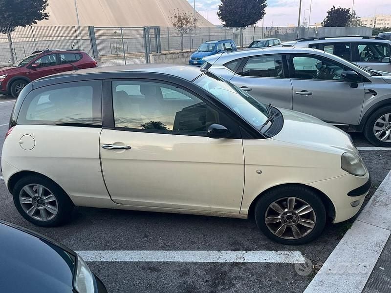 Usata Lancia Ypsilon 69 CV (50 kW) 2007 Bianco Utilitaria