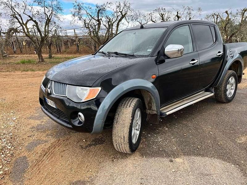 Usata Mitsubishi L200 Intense 136 CV (100 kW) 2007 Nero Pick-up