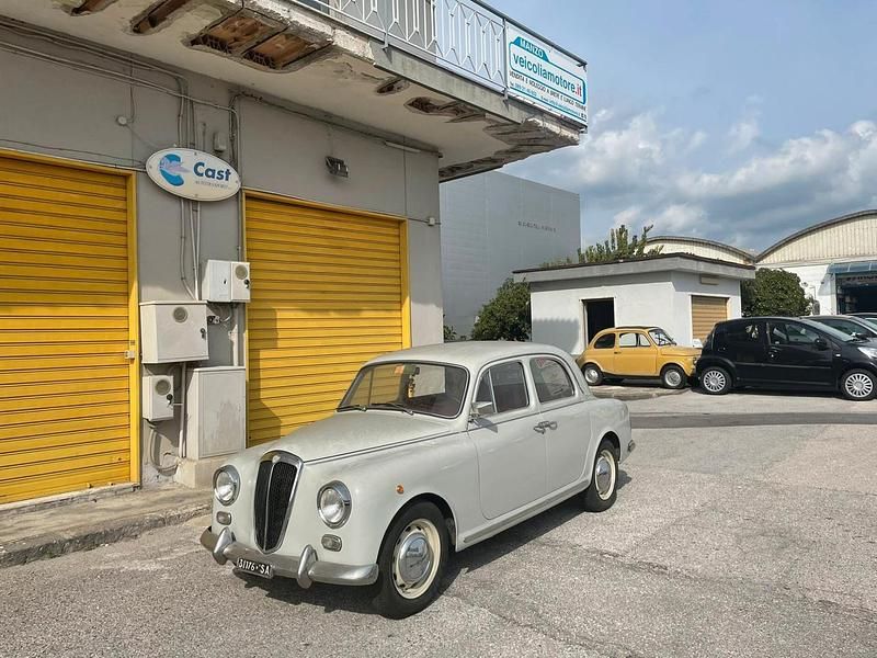 Bianco Usata 1958 Lancia Appia Tre volumi | 15.900 € - Immagine 1/4