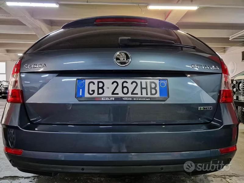 Usata Skoda Octavia G-TEC Executive 131 CV (96 kW) 2020 Blu Station wagon