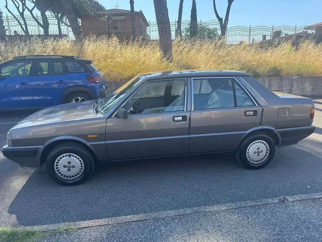 Usata Lancia Prisma 75 CV (55 kW) 1987 Berlina