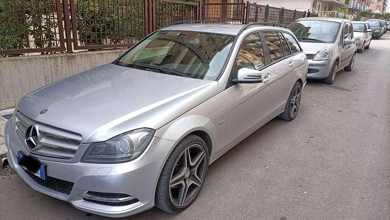 Usata 2011 Mercedes C200 Elegance Station wagon | 6500 € (Buon prezzo) - Immagine 1/4