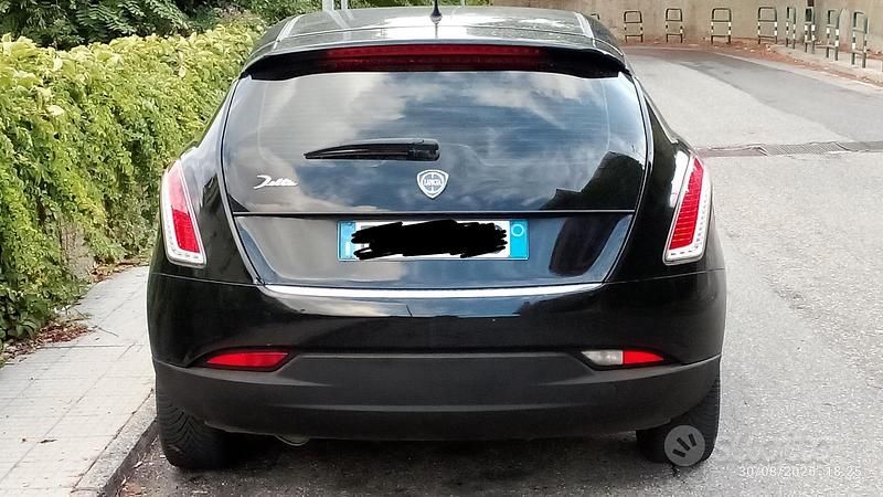 Gebraucht Lancia Delta 120 PS (88 kW) 2012 Kleinwagen