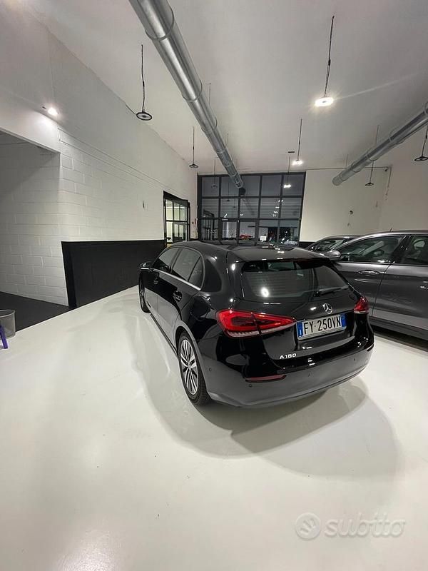 Usata Mercedes A180 Premium 135 CV (99 kW) 2019 Nero Berlina
