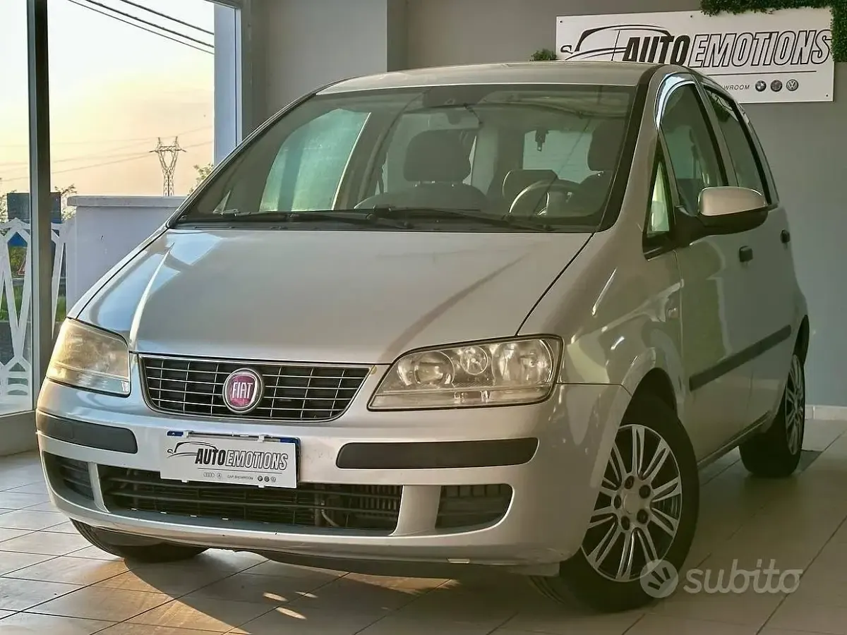 Usata Fiat Idea Active 95 CV (69 kW) 2011 Grigio Monovolume