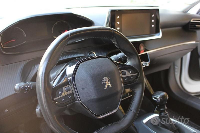 Usata Peugeot 2008 Allure 131 CV (96 kW) 2020 Bianco SUV