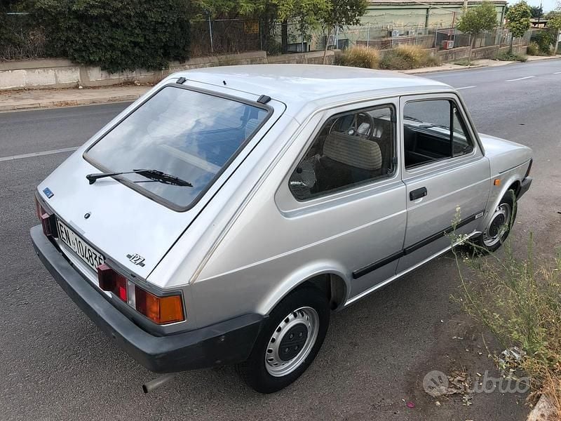 Käytetty Fiat 127 50 HP (36 kW) 1987 Harmaa Viistoperä