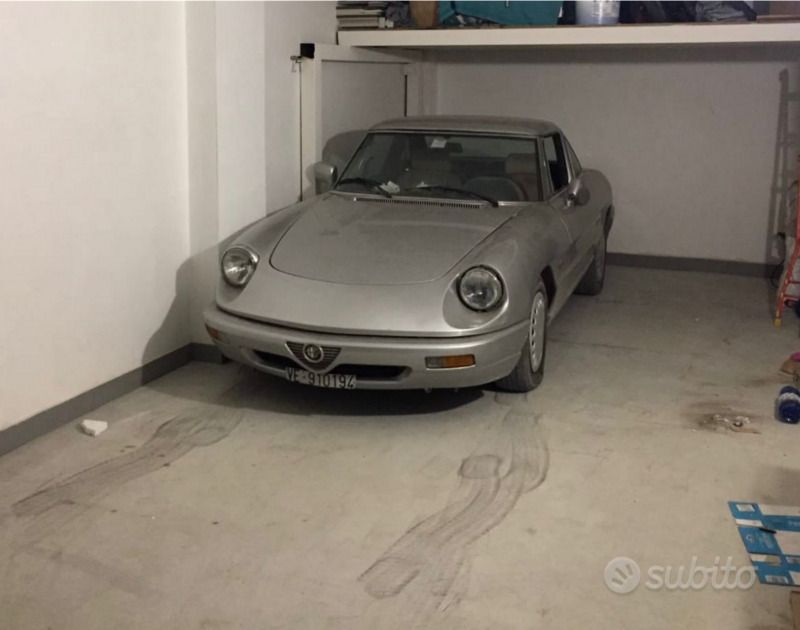 Usata Alfa Romeo Spider 106 CV (77 kW) 1990 Grigio Cabrio