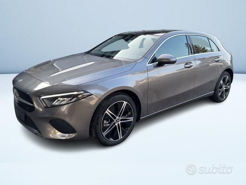 Grigio metallizzato Nuova 2024 Mercedes A250 Advanced Plus Tre volumi | 49.250 € (Cara) - Immagine 1/3