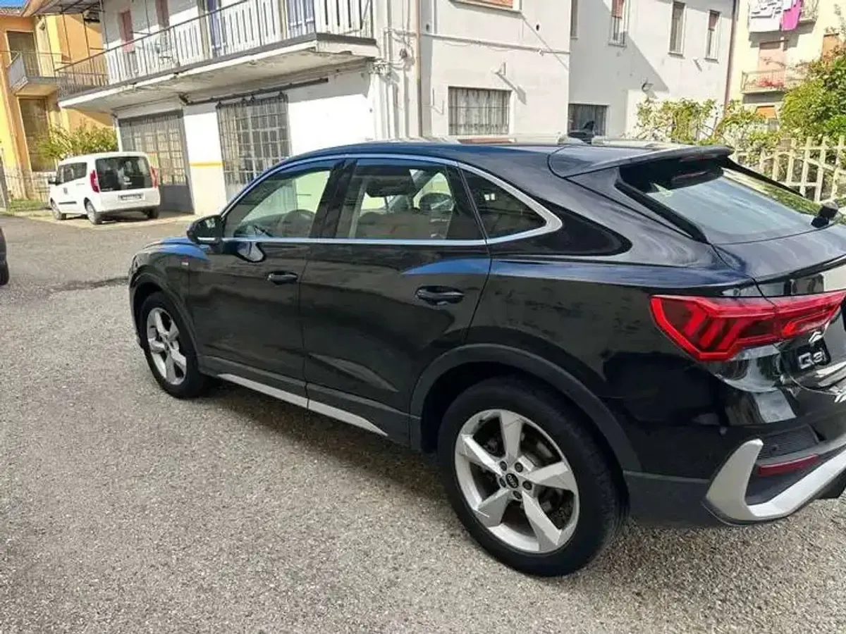 Usata Audi Q3 Sportback S-Line 204 CV (150 kW) 2021 Nero SUV