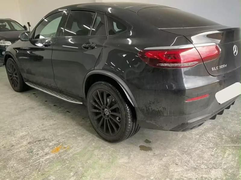 Usata Mercedes GLC300 Executive 244 CV (179 kW) 2021 Nero SUV
