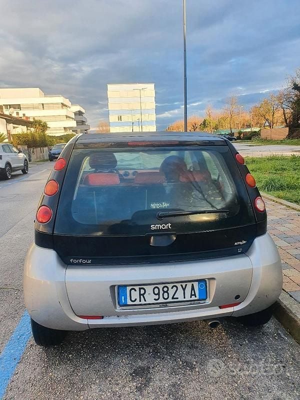 Grigio Usata 2003 Smart ForFour Utilitaria | 2000 € (Buon prezzo) - Immagine 1/4