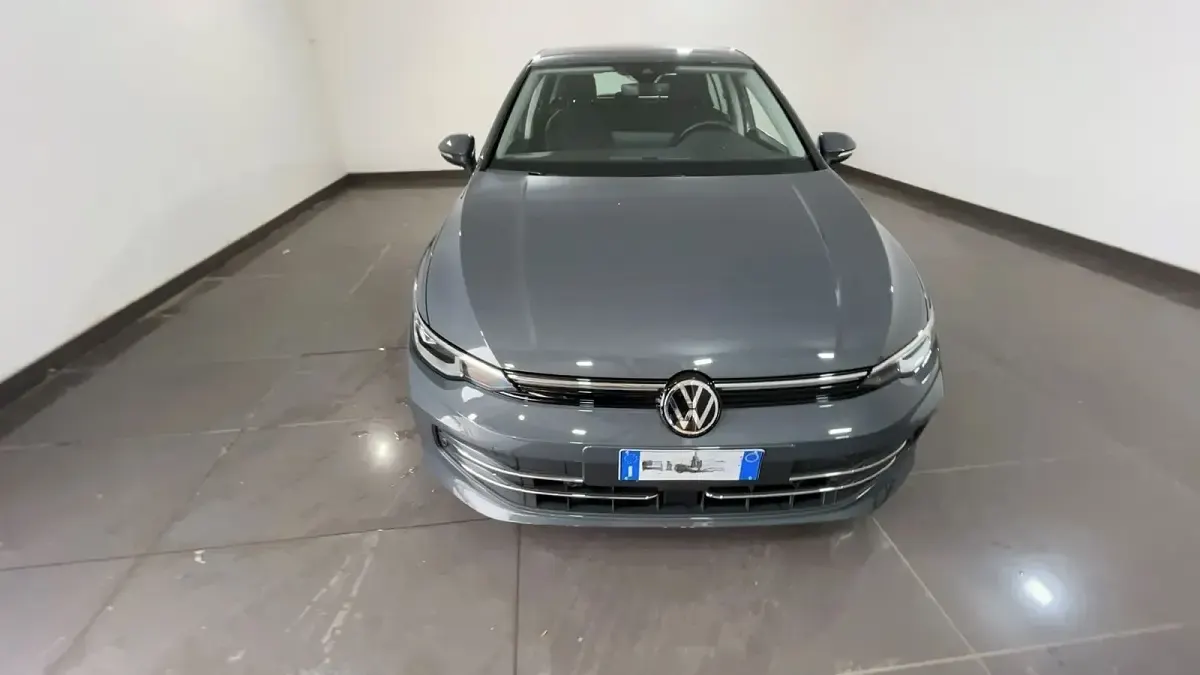 Usata VW Golf VIII Style 150 CV (110 kW) 2025 Grigia Berlina
