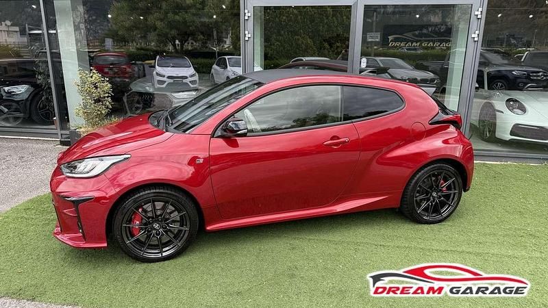 Usata Toyota Yaris 261 CV (191 kW) 2022 Rosso Berlina
