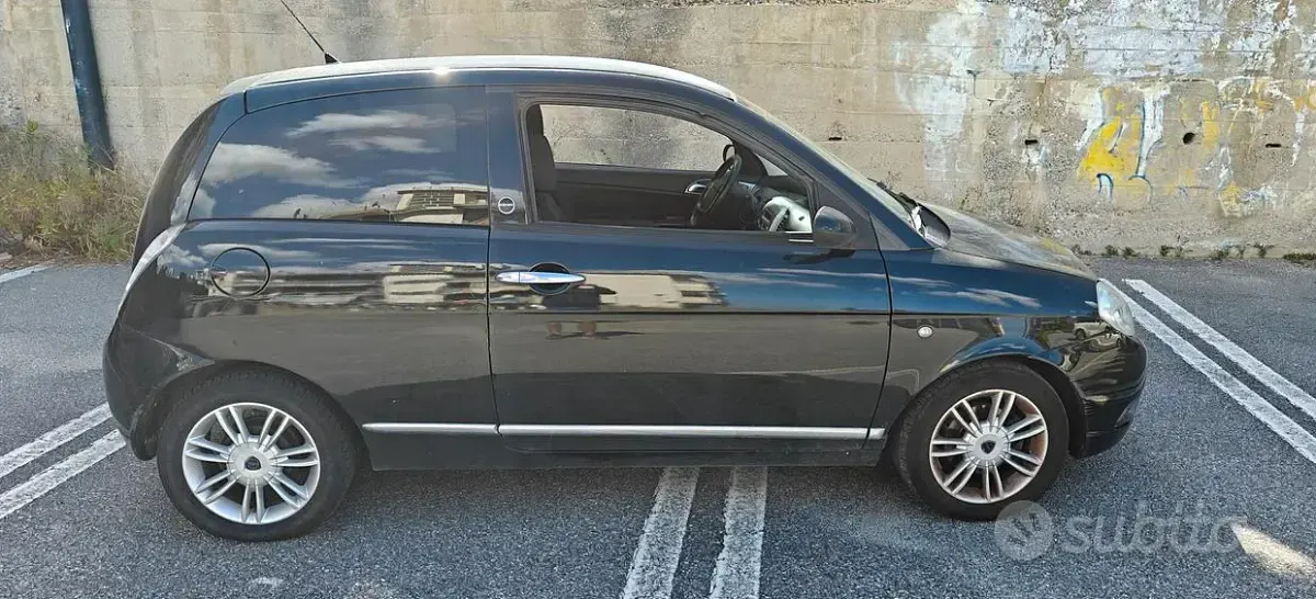 Usata Lancia Ypsilon 77 CV (56 kW) 2009 Nero Utilitaria