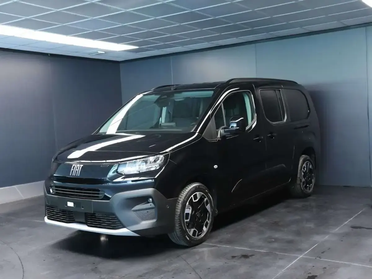 Nuova Fiat Doblò 131 CV (96 kW) 2026 Vari colori Monovolume