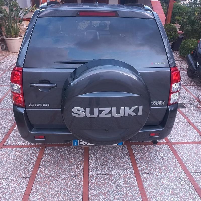 Usata Suzuki Vitara 2011 Grigio SUV