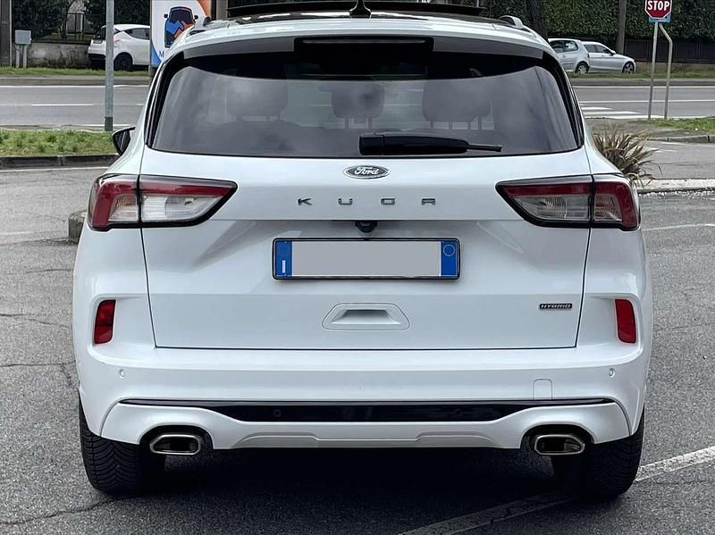 Usata Ford Kuga ST-Line 152 CV (111 kW) 2023 Bianco SUV