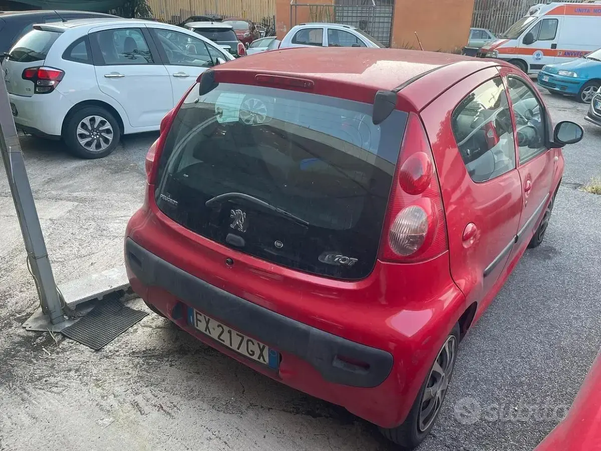 Usata Peugeot 107 68 CV (50 kW) 2008 Rosso Utilitaria