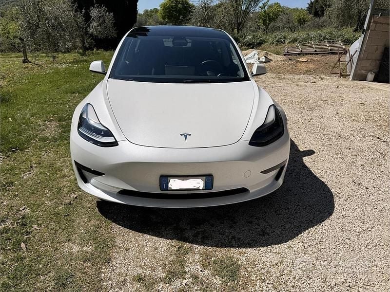 Usata Tesla Model 3 RWD 235 kW (320 CV) 2023 Bianco Berlina